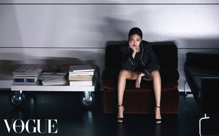Jennie Kim feet photo thumbnail