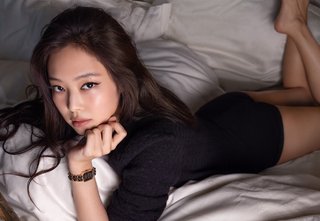 Jennie Kim feet photo thumbnail