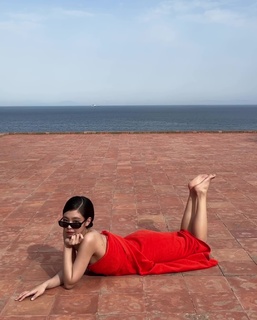 Jennie Kim feet photo thumbnail