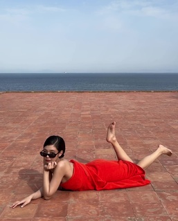 Jennie Kim feet photo thumbnail