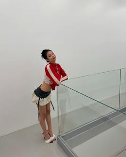 Jennie Kim feet photo thumbnail