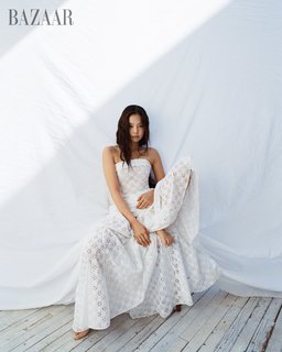 Jennie Kim feet photo thumbnail