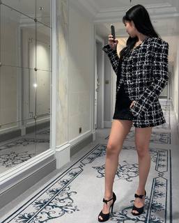 Jennie Kim feet photo thumbnail