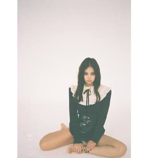 Jennie Kim feet photo thumbnail