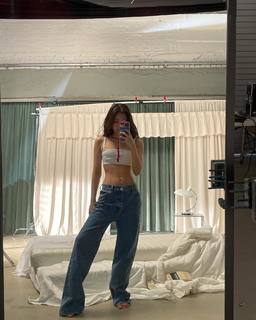 Jennie Kim feet photo thumbnail