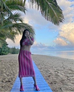 Jennie Kim feet photo thumbnail