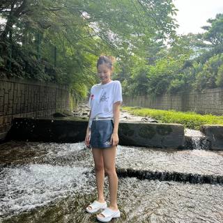 Jennie Kim feet photo thumbnail