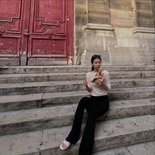 Jennie Kim feet photo thumbnail