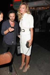 Jennifer Akerman feet photo 10