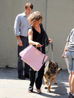 Jennifer Aniston feet photo thumbnail