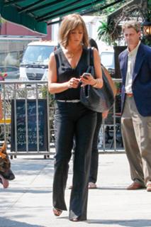 Jennifer Aniston feet photo thumbnail