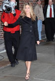 Jennifer Aniston feet photo thumbnail