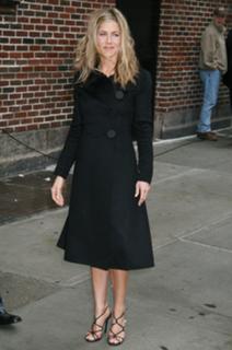 Jennifer Aniston feet photo thumbnail