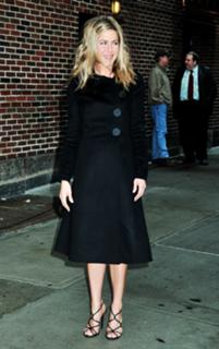 Jennifer Aniston feet photo thumbnail