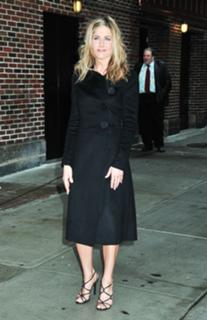 Jennifer Aniston feet photo thumbnail