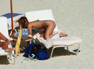 Jennifer Aniston feet photo thumbnail