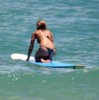 Jennifer Aniston feet photo thumbnail