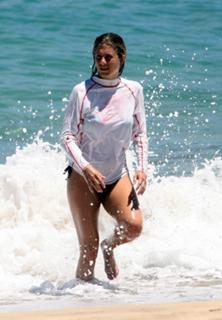 Jennifer Aniston feet photo thumbnail