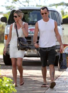 Jennifer Aniston feet photo thumbnail