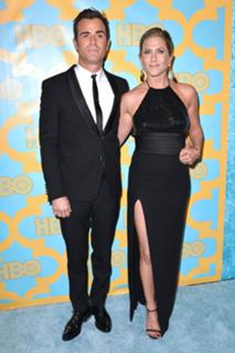 Jennifer Aniston feet photo thumbnail