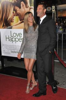 Jennifer Aniston feet photo thumbnail