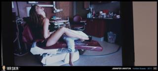 Jennifer Aniston feet photo thumbnail