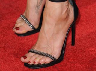 Jennifer Aniston feet photo thumbnail