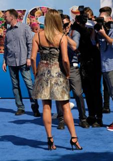 Jennifer Aniston feet photo thumbnail