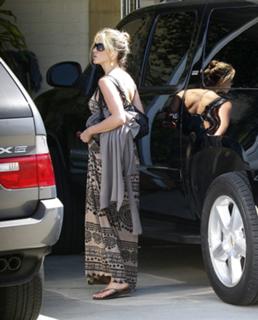 Jennifer Aniston feet photo thumbnail