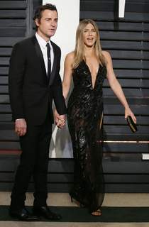 Jennifer Aniston feet photo thumbnail