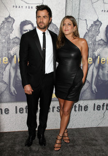 Jennifer Aniston feet photo thumbnail
