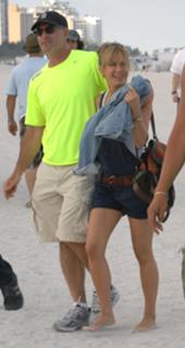 Jennifer Aniston feet photo thumbnail