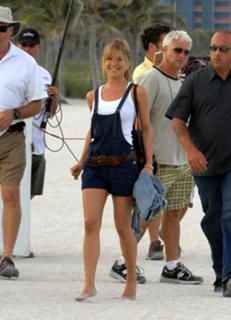Jennifer Aniston feet photo thumbnail