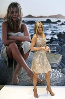 Jennifer Aniston feet photo thumbnail