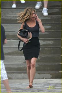 Jennifer Aniston feet photo thumbnail