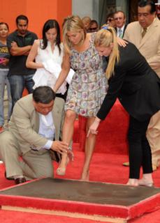 Jennifer Aniston feet photo thumbnail