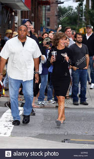 Jennifer Aniston feet photo thumbnail