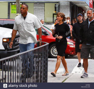 Jennifer Aniston feet photo thumbnail