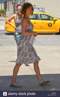Jennifer Aniston feet photo thumbnail