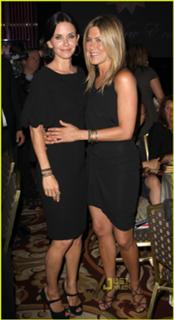 Jennifer Aniston feet photo thumbnail