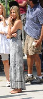 Jennifer Aniston feet photo thumbnail