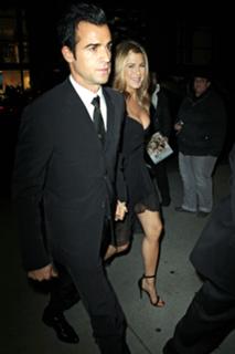 Jennifer Aniston feet photo thumbnail
