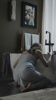 Jennifer Aniston feet photo thumbnail