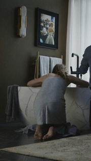 Jennifer Aniston feet photo thumbnail