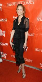 Jennifer Aniston feet photo thumbnail