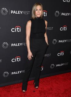 Jennifer Aniston feet photo thumbnail