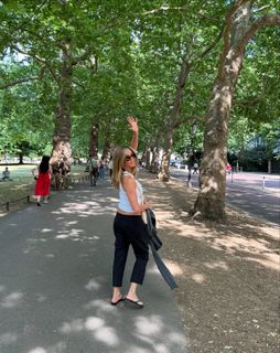 Jennifer Aniston feet photo thumbnail