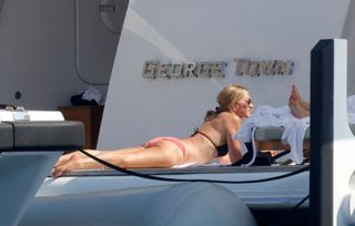 Jennifer Aniston feet photo 1