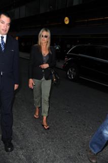 Jennifer Aniston feet photo thumbnail