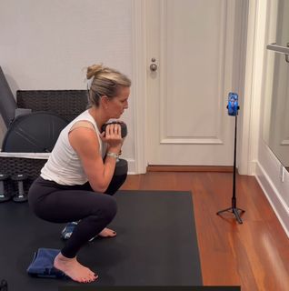 Jennifer Ashton feet photo 1